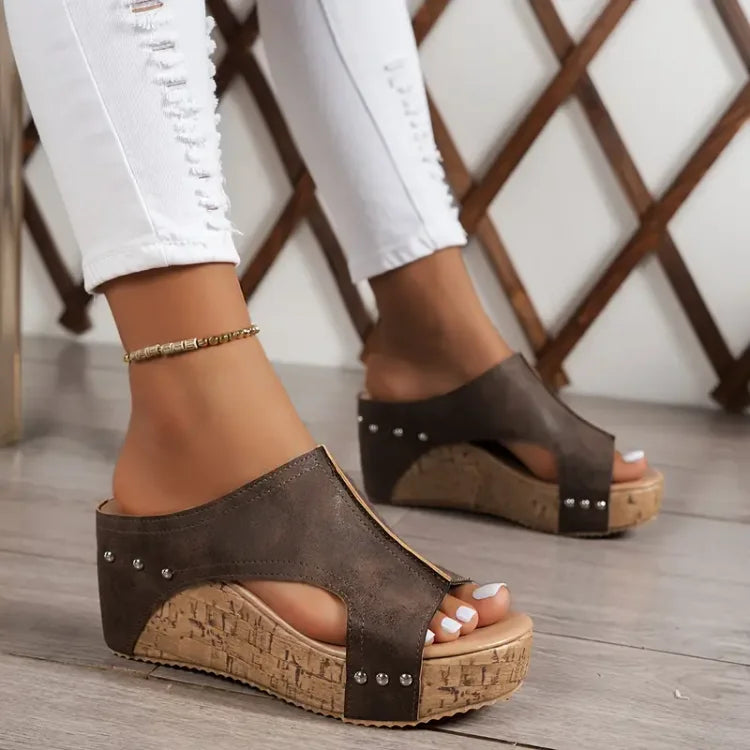 Ivy – Supportive Slide Sandal
