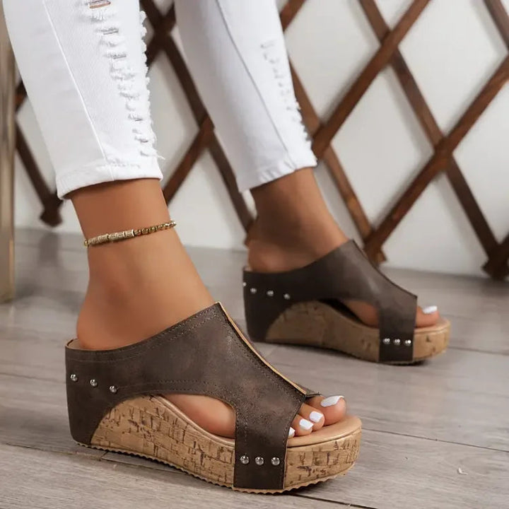 Ivy – Supportive Slide Sandal